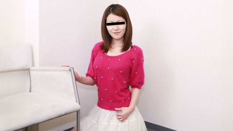 亲生女儿雾岛安娜在试衣间与服饰店员发生原始性行为